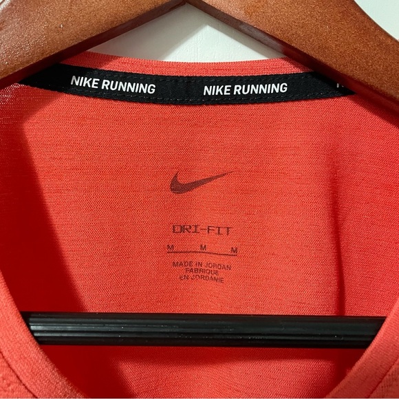 NIKE DRI FIT Short Sleeve Mens Nike running shirt coral size Medium - Picture 6 of 6